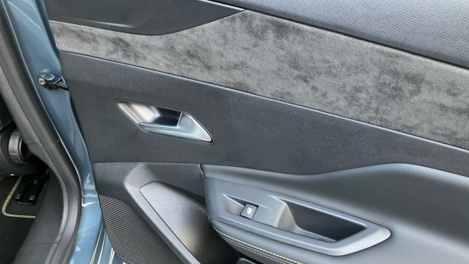 Peugeot 308 1.2 Hybrid 145 GT 5dr e-DSC6 Petrol Hatchback - Image 29